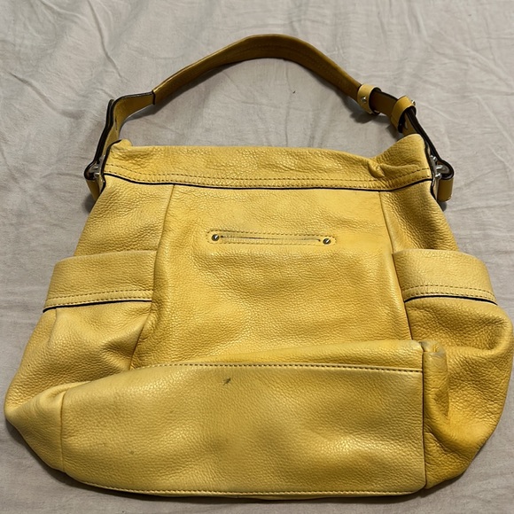 Gorgeous pale yellow B Makowski handbag - Picture 3 of 9